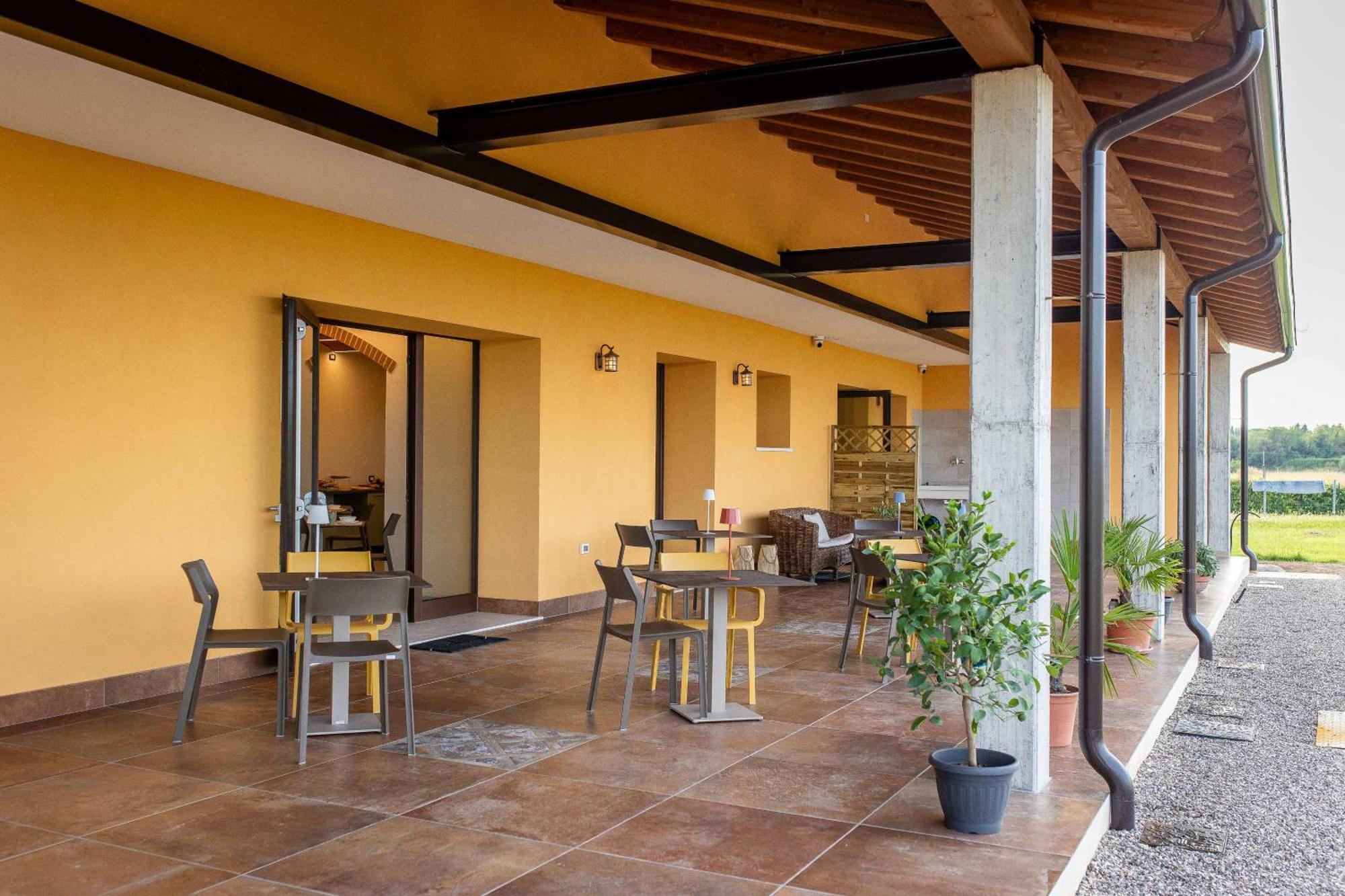 Agriturismo Corte Casa Erminia Colà Eksteriør billede